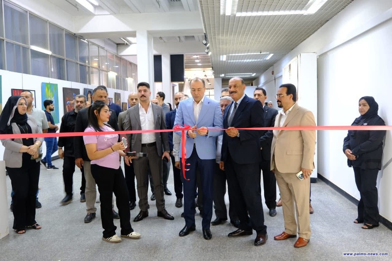 افتتاح معرض جائزة الفنون التشكيلية للشباب